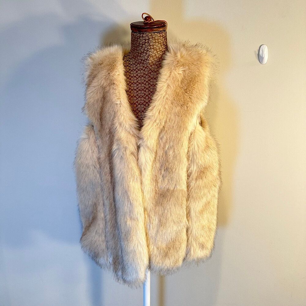 Vest, Faux Fur Vest Size Medium NWT